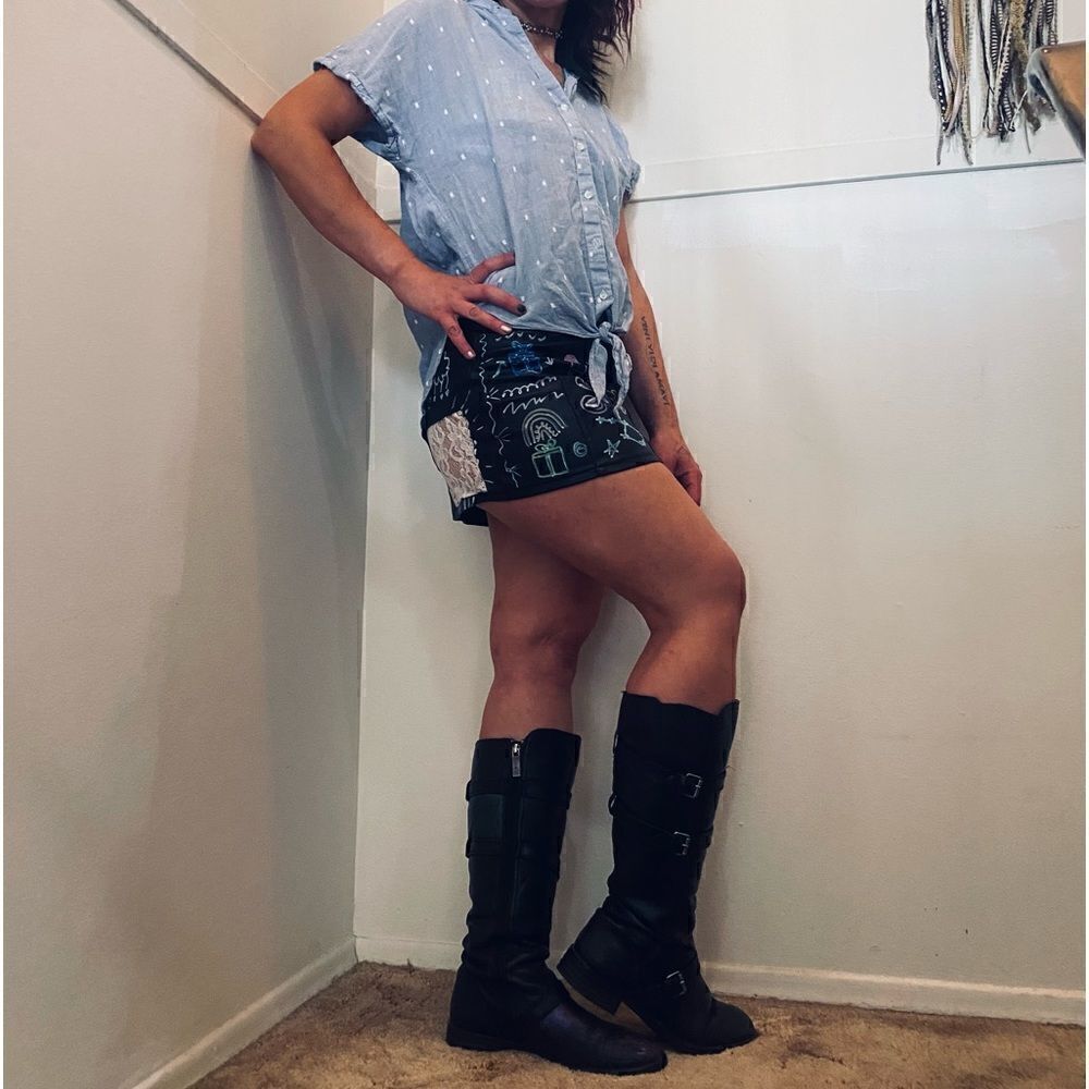 BlackโCustomย GraffitiโSizeโ4โBlackโFauxโLeatherโMiniโSkirt